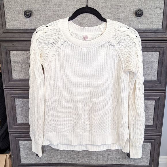 SO Sweaters - White Sweater